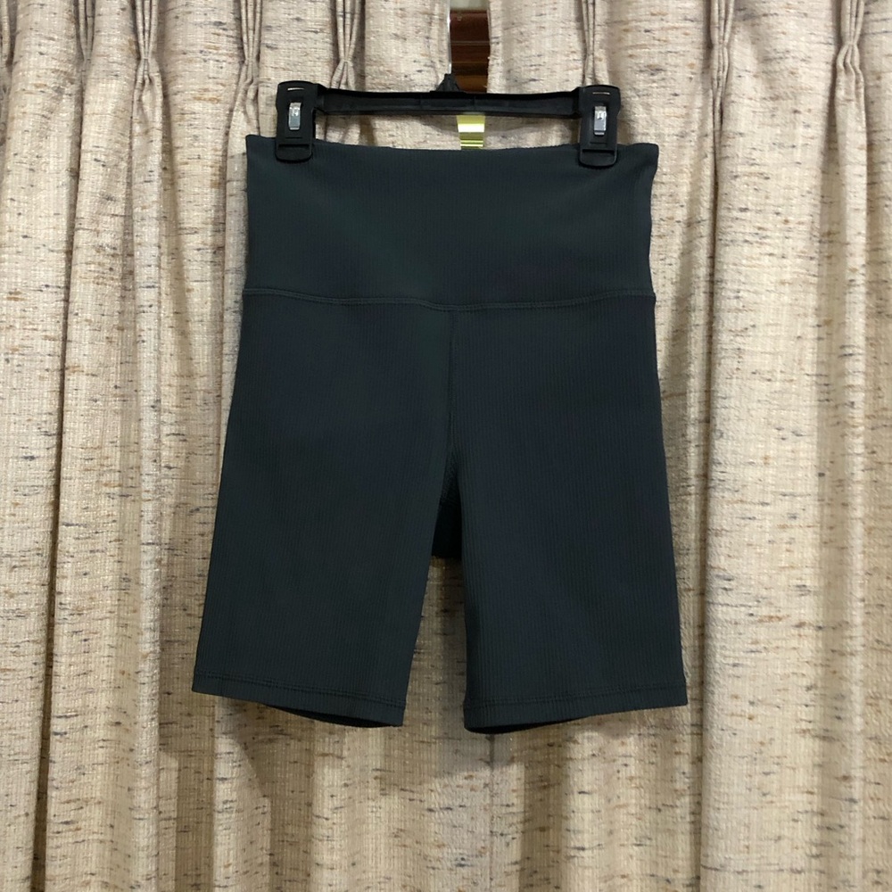 Athleta Rib 7" Elation Ultra High Rise Short - Small